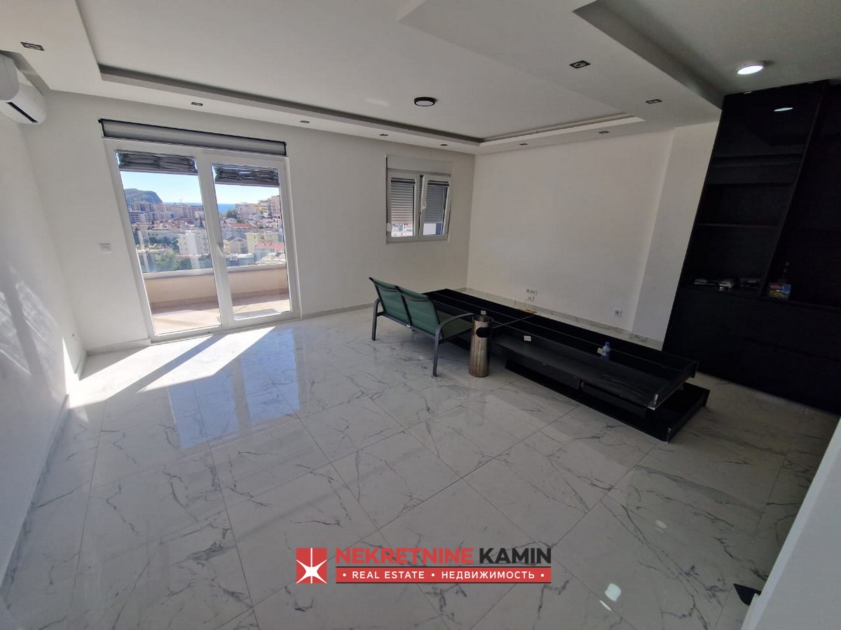 107 m² Three-Bedroom Apartment with Three Bathrooms for Rent, Old Bakery Complex, Budva